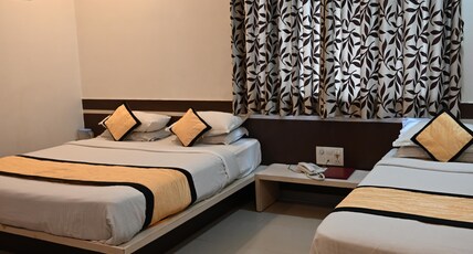 Hotel Shradha Saburi Palace Room Type - Deluxe Room Non A.C. Hotel Shradha Saburi Palace Room Type - Deluxe Room Non A.C.