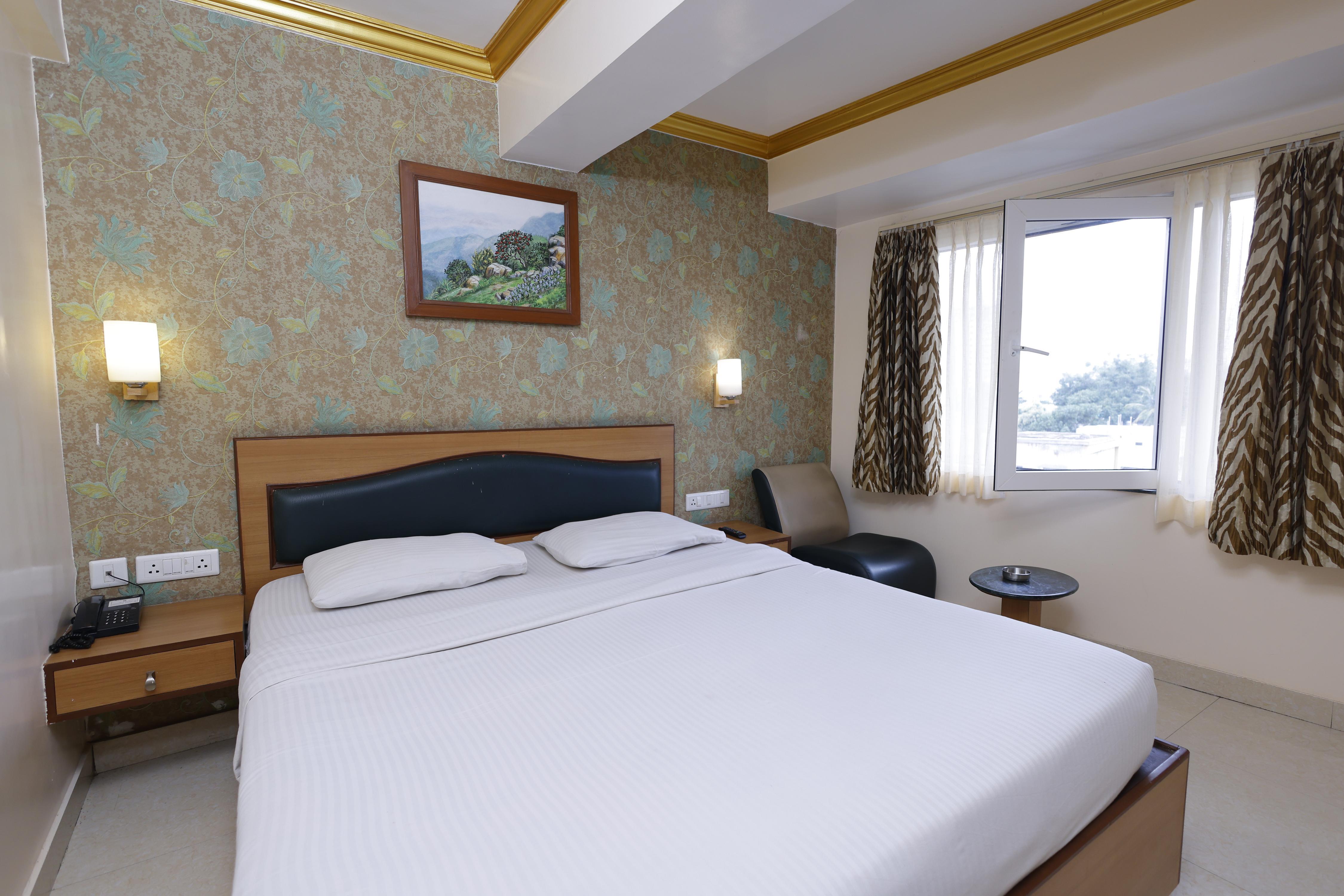 Hotel Nahar Manchester Inn - Tap to explore photos