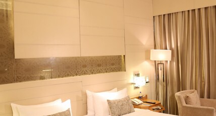 Taj City Centre, Gurugram Room Type - Taj Club Twin Room with Cocktail Hours