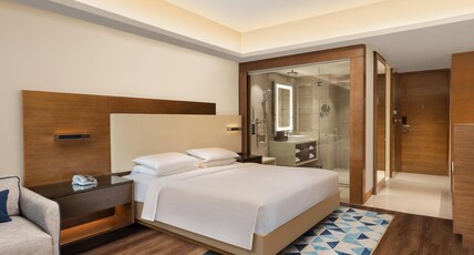 Courtyard by Marriott Bhopal Room Type - Guest Room, 1 King, Courtyard View
