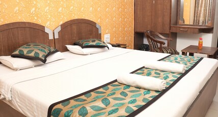 Hotel Holiday Comfort - 800 mts from Jallianwala Bagh Room Type - Deluxe Rooms