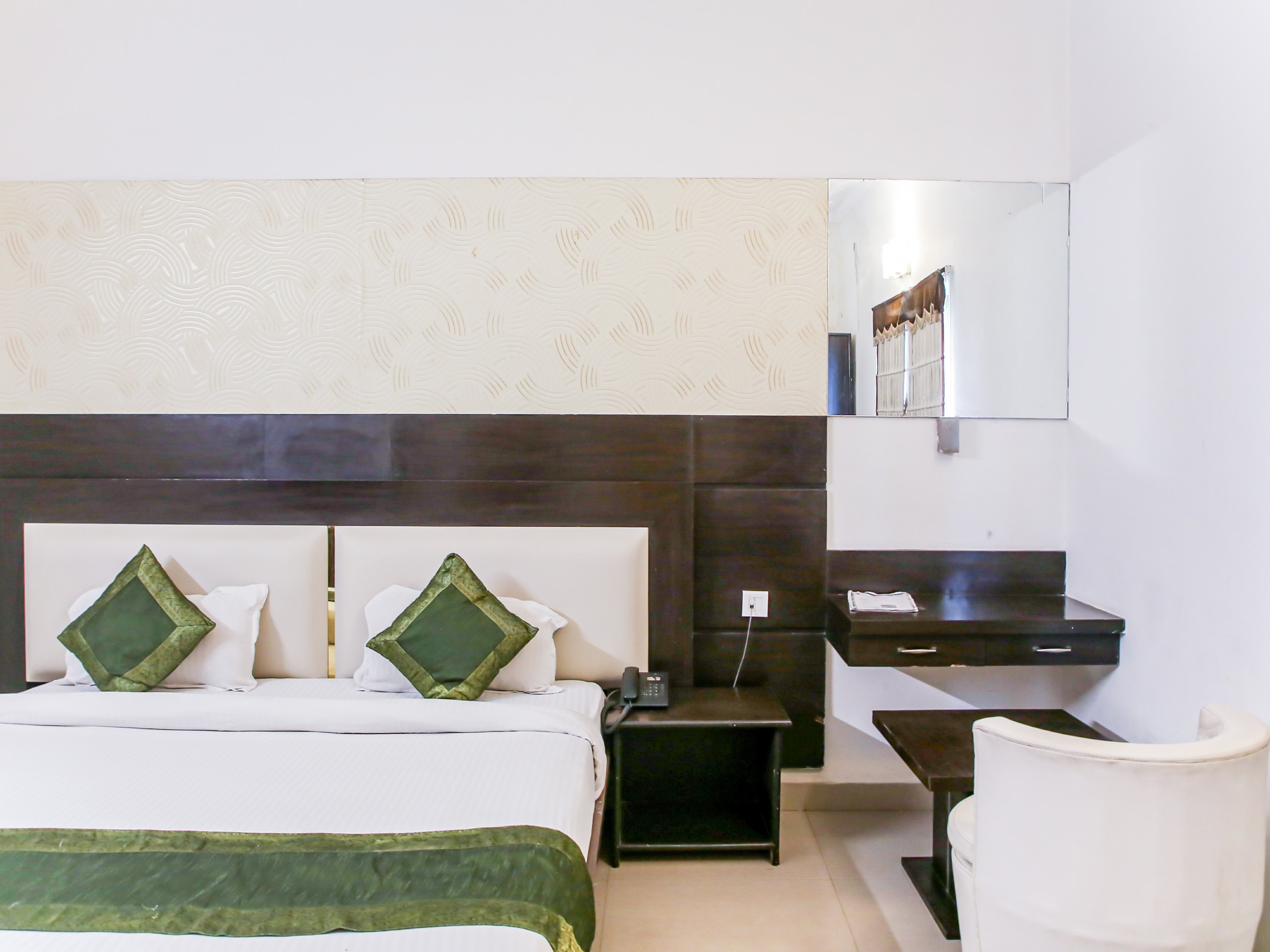 HOTEL MANI RAM PALACE - Tap to explore photos