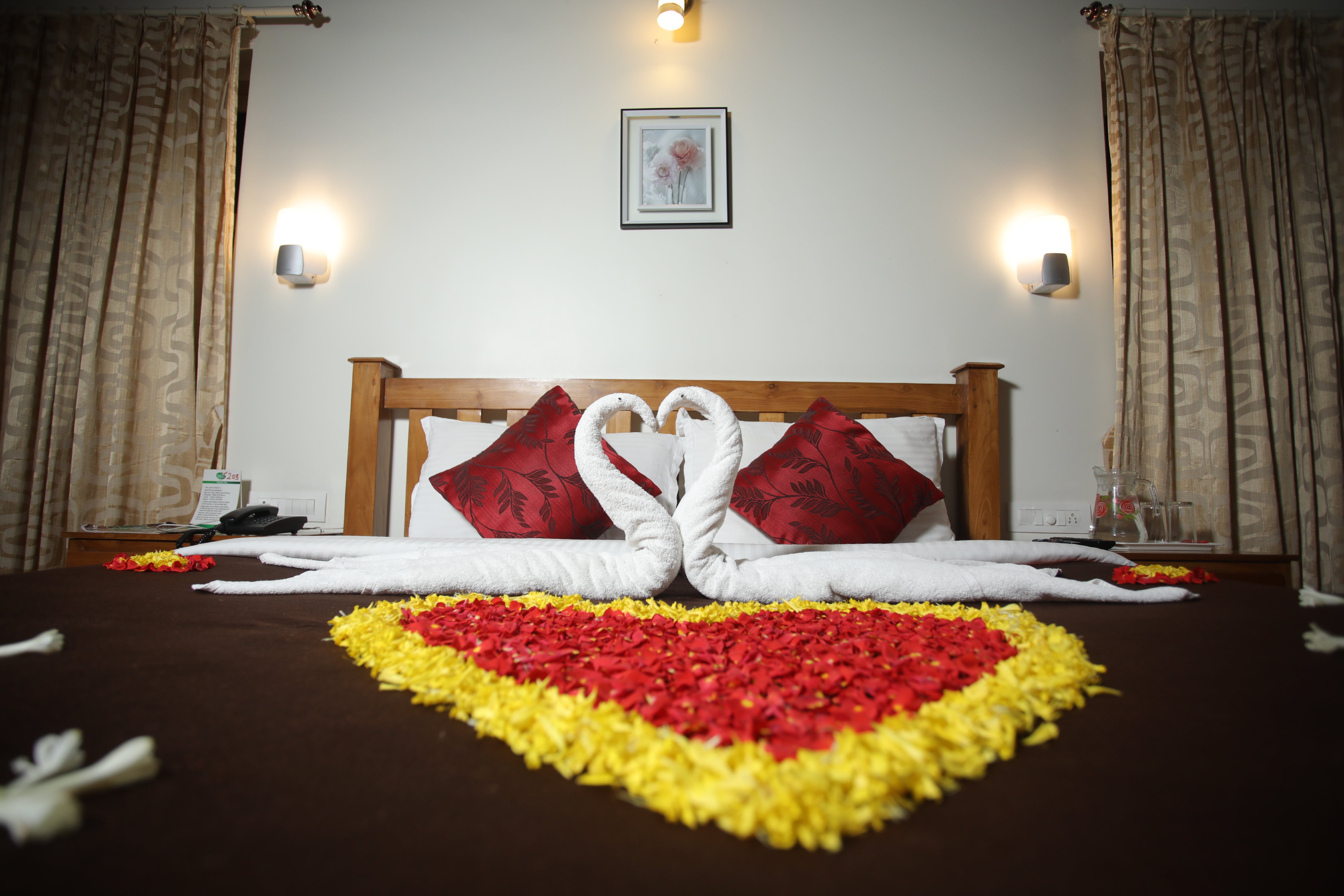 Eagle Mountain - Tap to explore photos