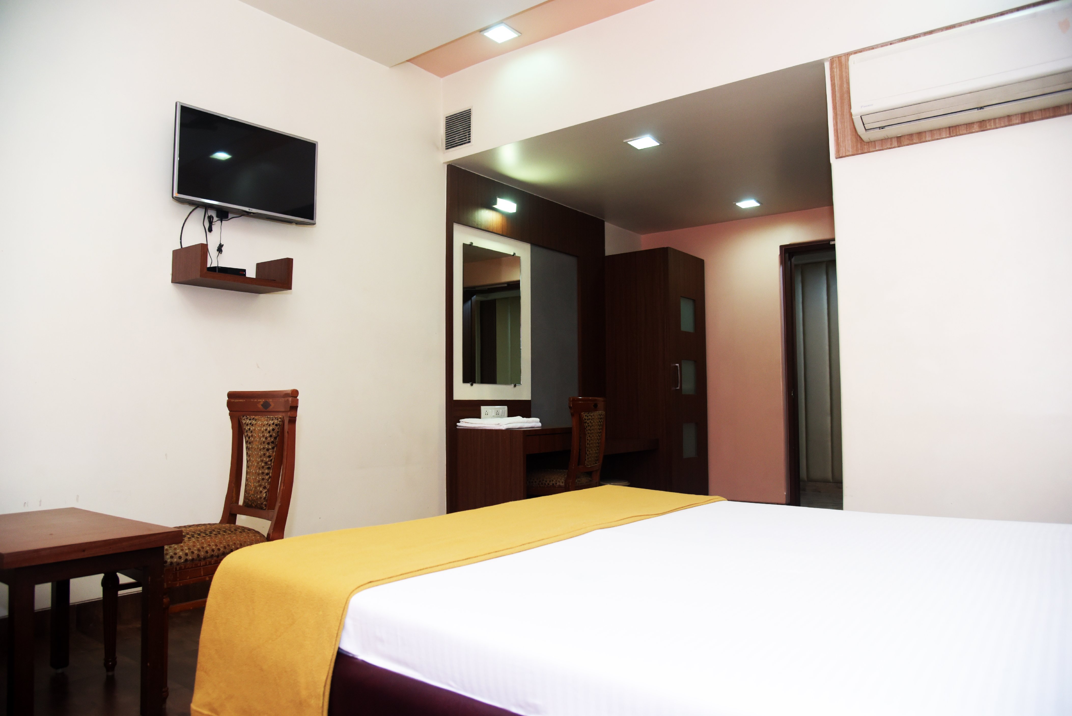 Hotel Indiana Inn Room Type - Executive  Room