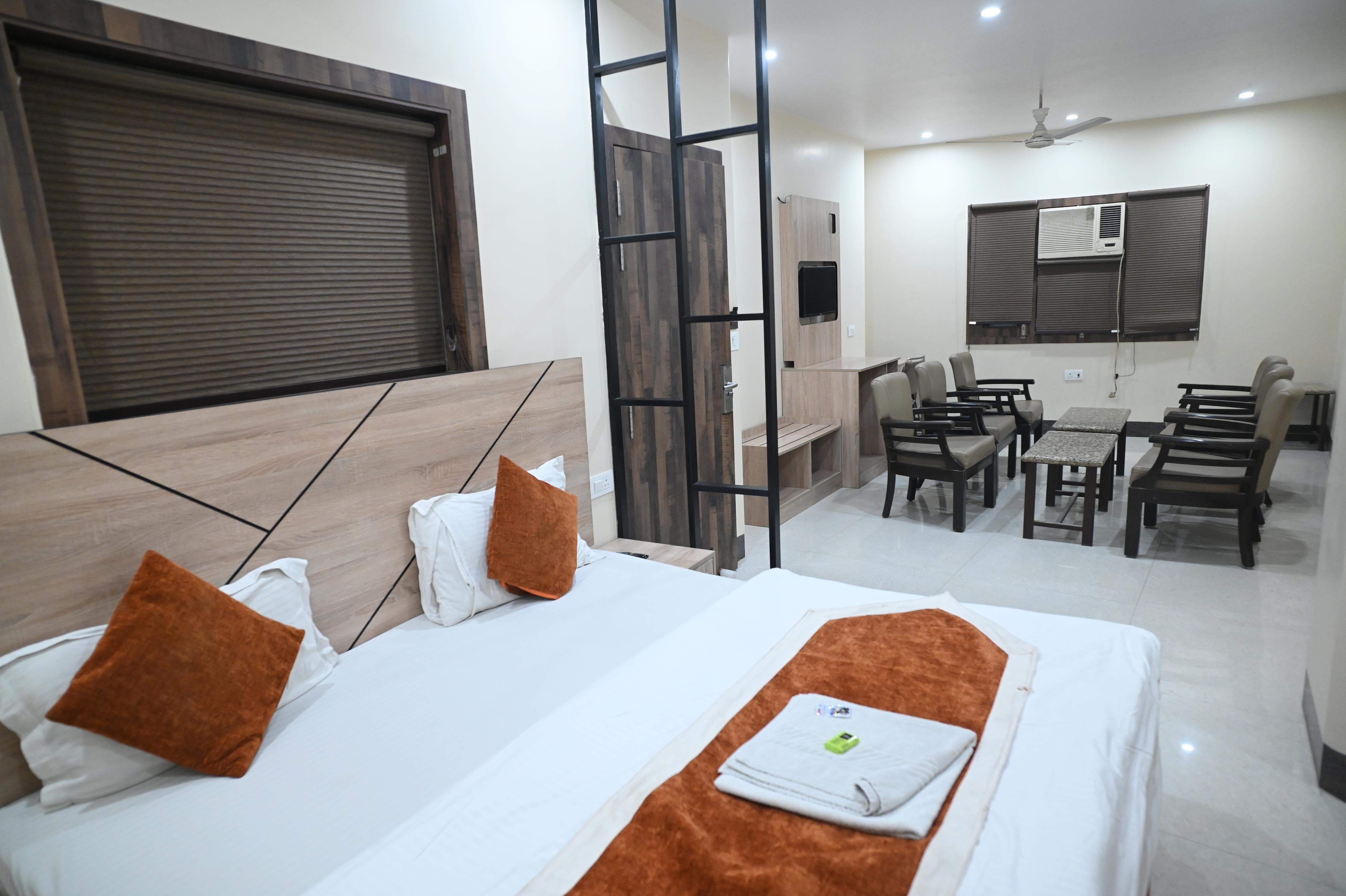 Hotel Malik Residency Room Type - ROYAL SUITE