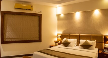 Metro Plaza Hotel by RAK Rooms Room Type - Junior Suite