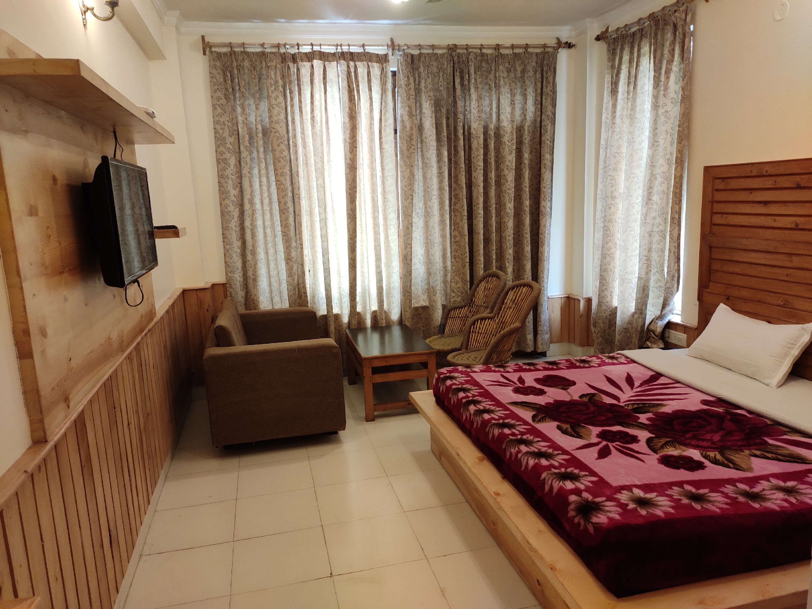 Greenwoods Inn Mcleodganj - Tap to explore photos