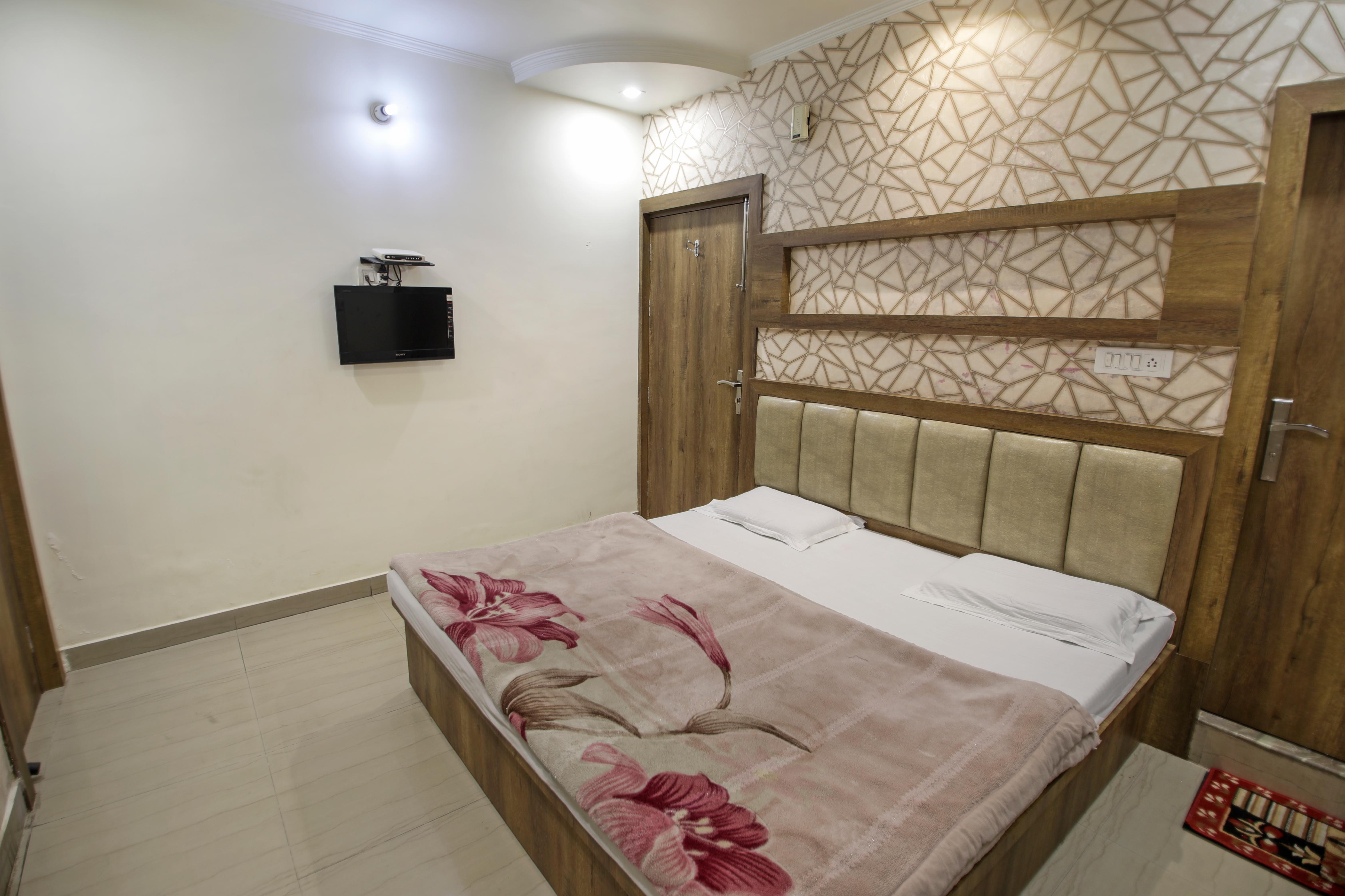 Shree Guru Kripa Atithi Bhawan Room Type - Double Bed Room 