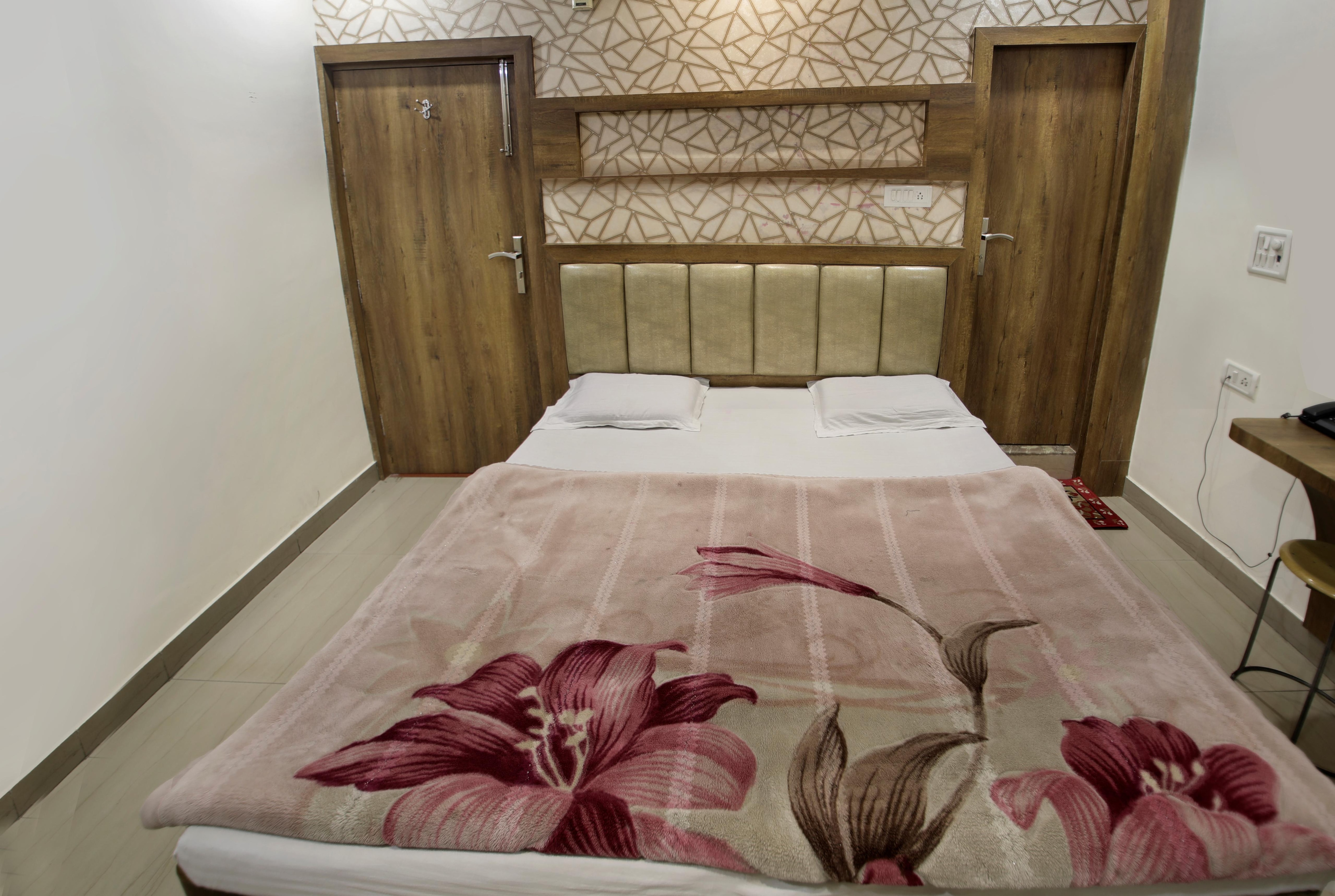 Shree Guru Kripa Atithi Bhawan - Tap to explore photos