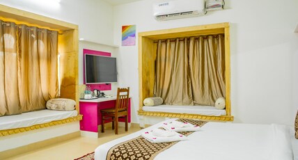 Hotel Marina Mahal with Swimming Pool Room Type - Super Deluxe Room
