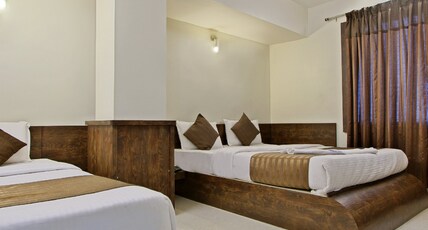 MANNARS RESIDENCY Room Type - Deluxe Triple bedded Ac room