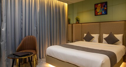 Hotel Ratna Paradise Room Type - Executive Bathtub