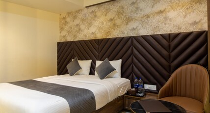 Hotel Ratna Paradise Room Type - Super Deluxe Room