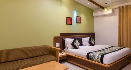 Hotel Silver Oak (A Boutique Garden Hotel) Room Type - Super Deluxe Room(NO GARDEN VIEW)