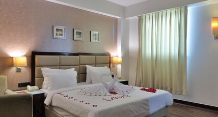 Krios Hotel - Near SG Highway Room Type - Deluxe Room