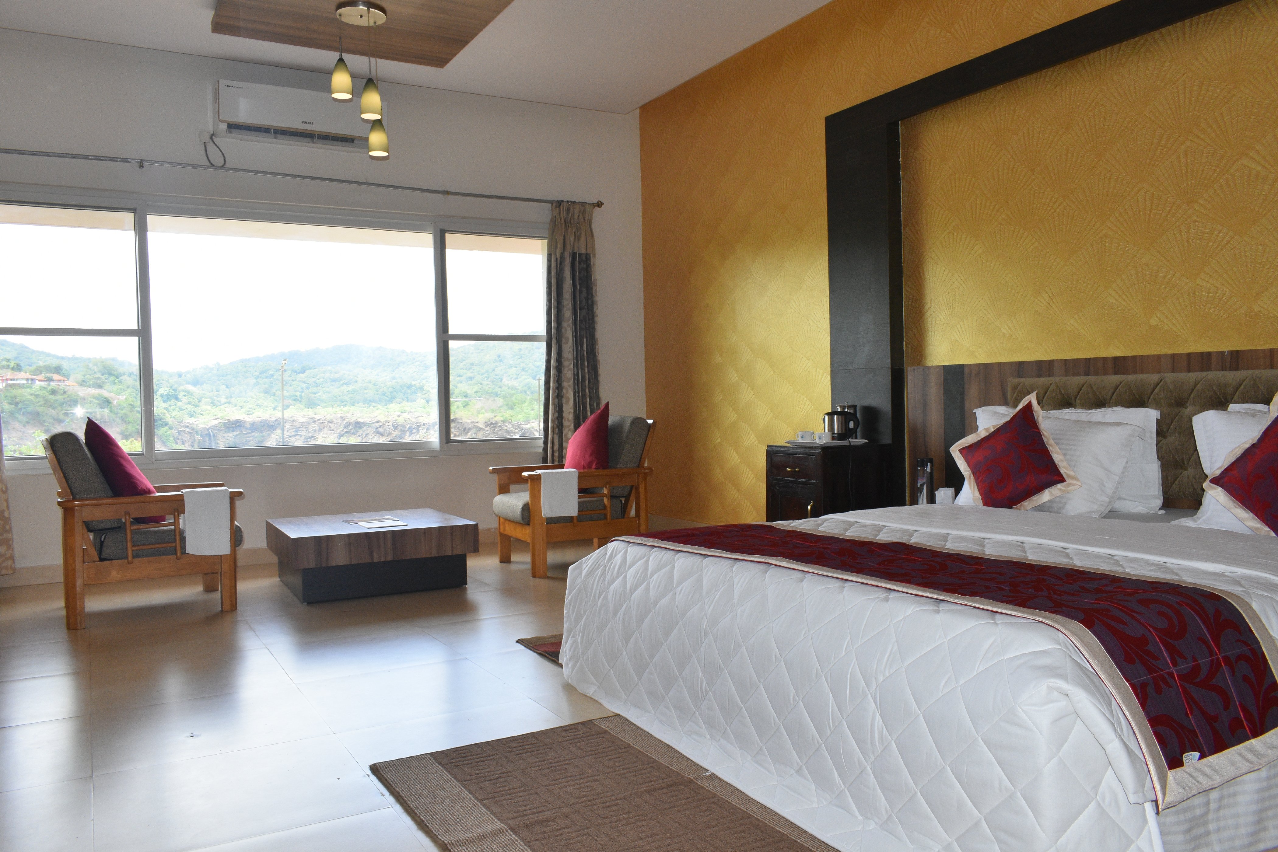 KSTDC Hotel Mayura Gerusoppa Jogfalls - Tap to explore photos