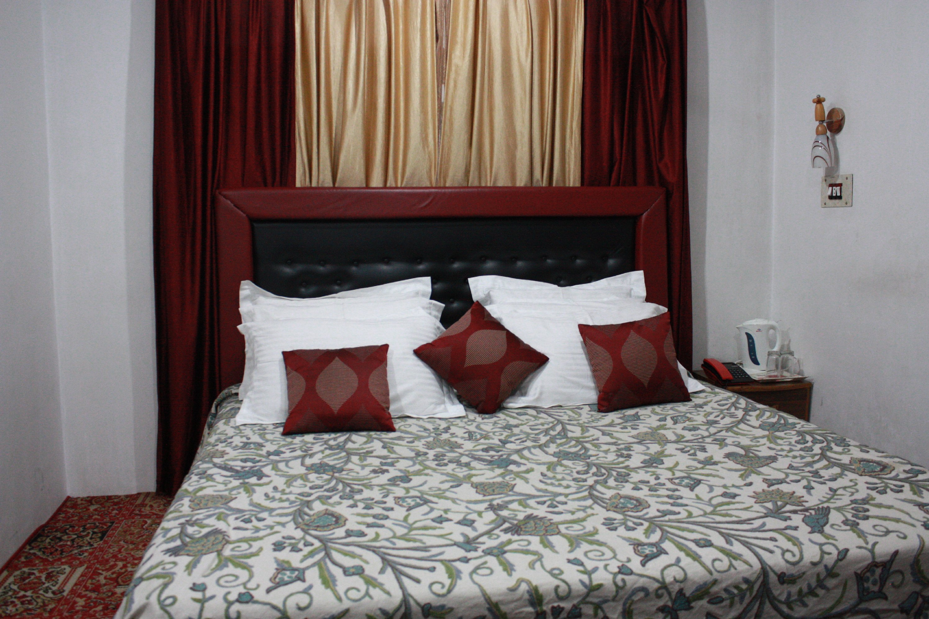 Hospitality Home | Rooms & Kitchen Room Type - Deluxe Double Room