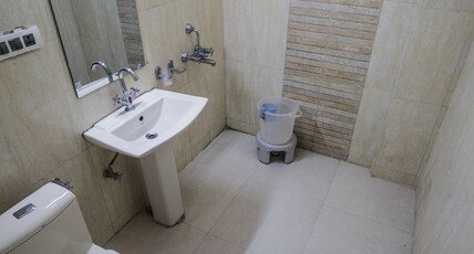 Hotel Sapphire Room Type - Premium 4 Bed