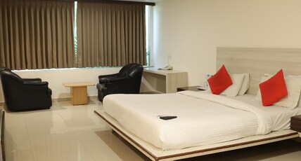 Infocity Club & Resort Room Type - Deluxe Room