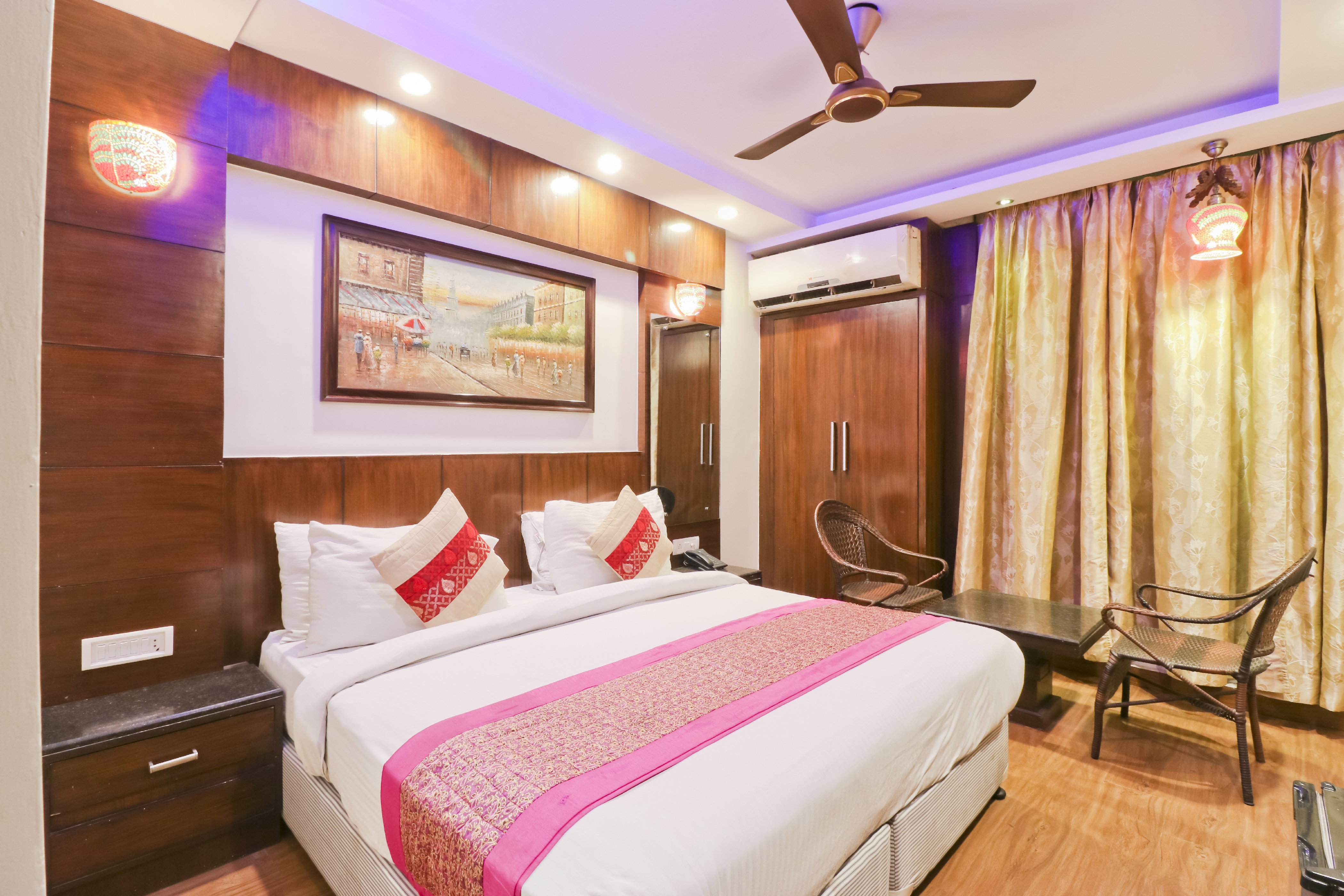 Hotel Shelton @ Paharganj - Tap to explore photos