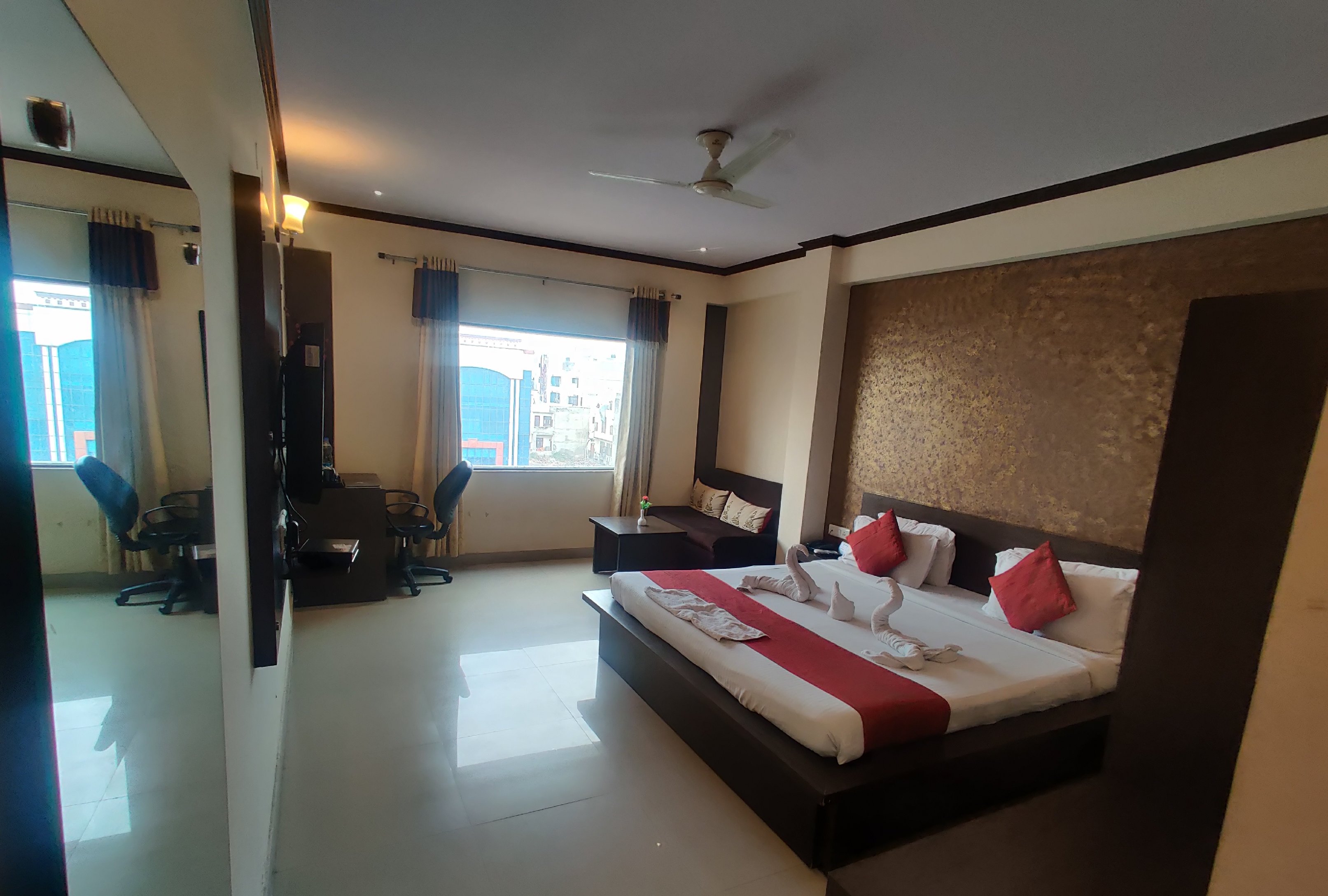 Hotel Savi Regency