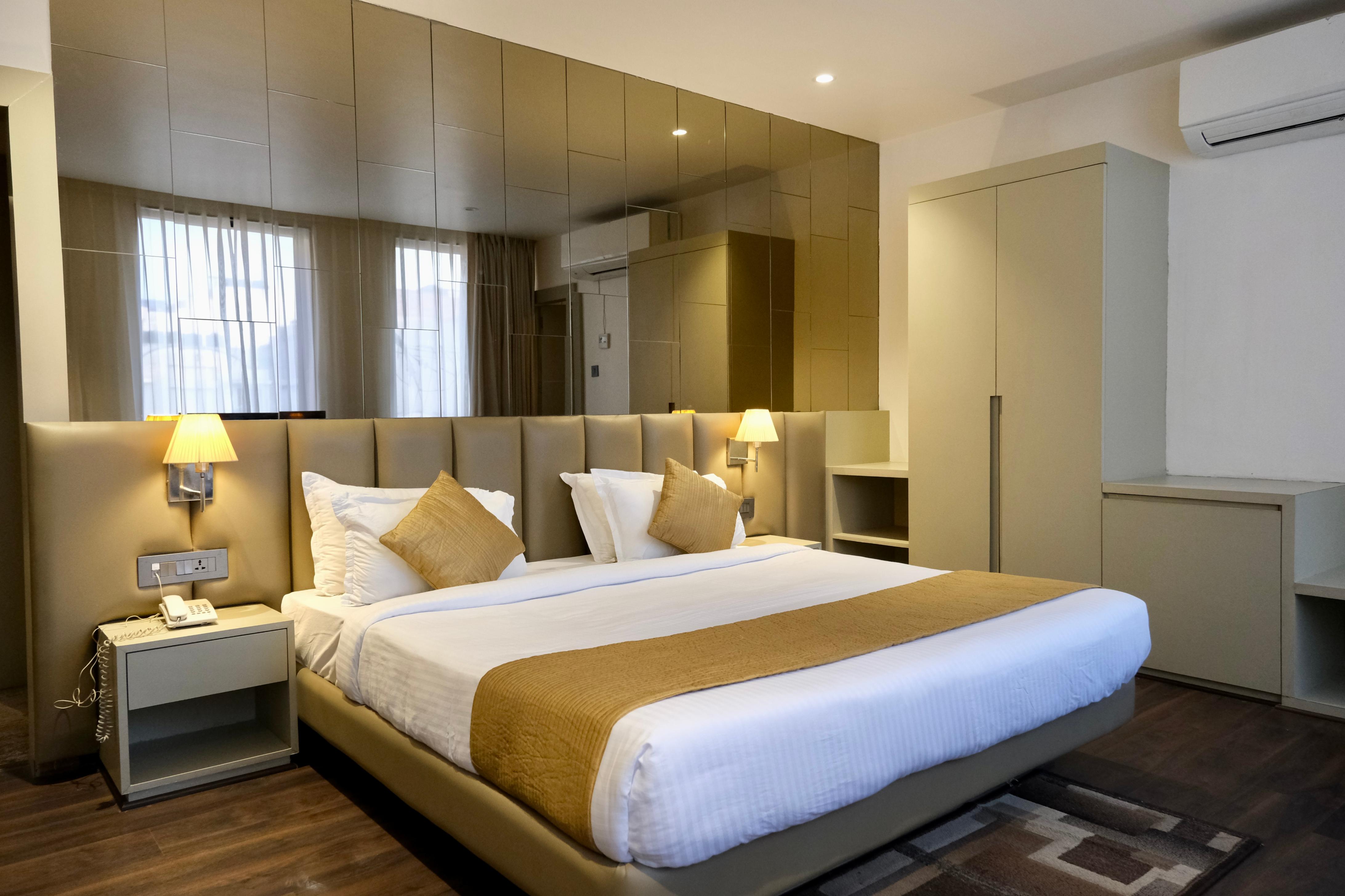 The Wallflower Hotel Room Type - Imperial Room