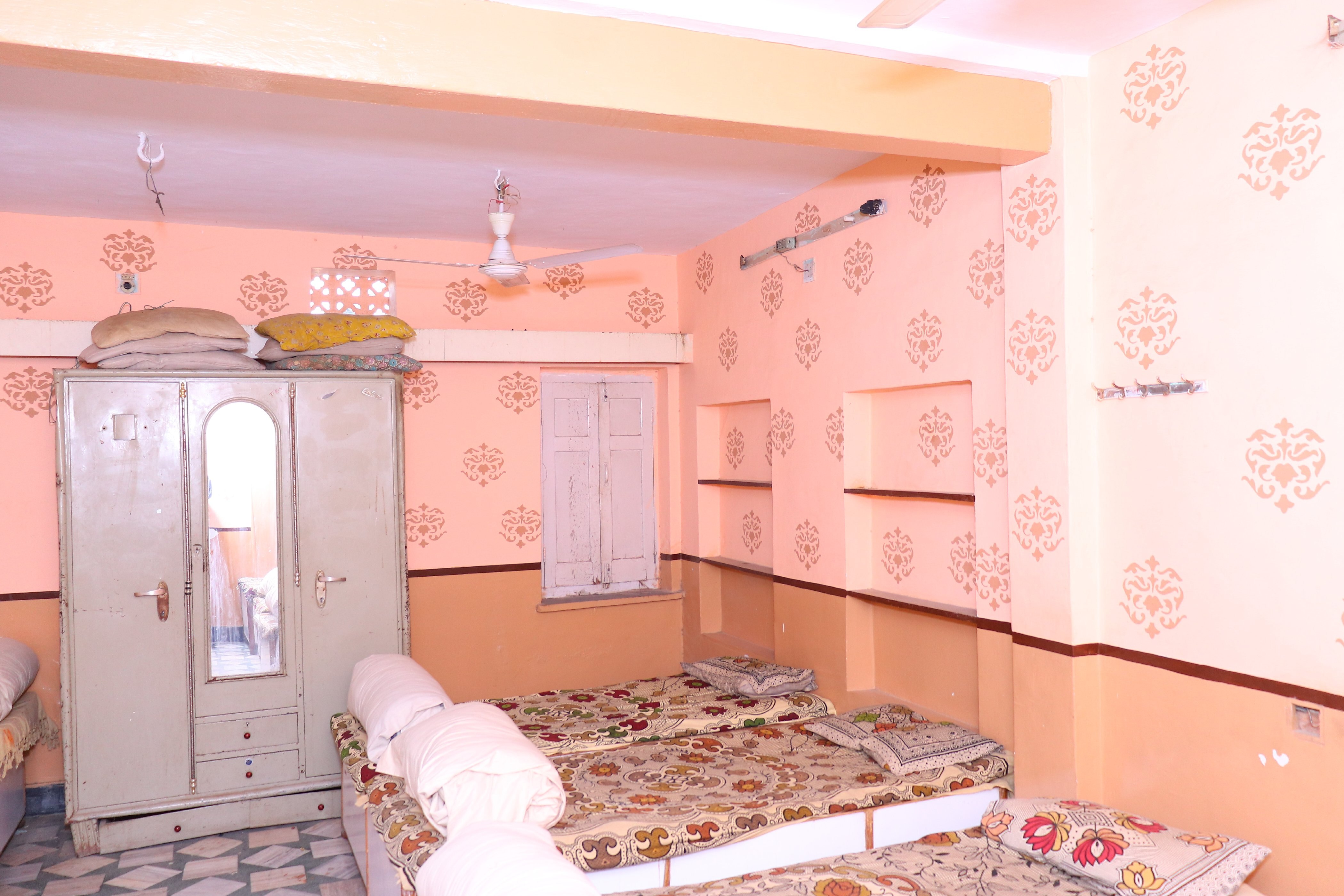 Jamna Vilas Guest House - Tap to explore photos