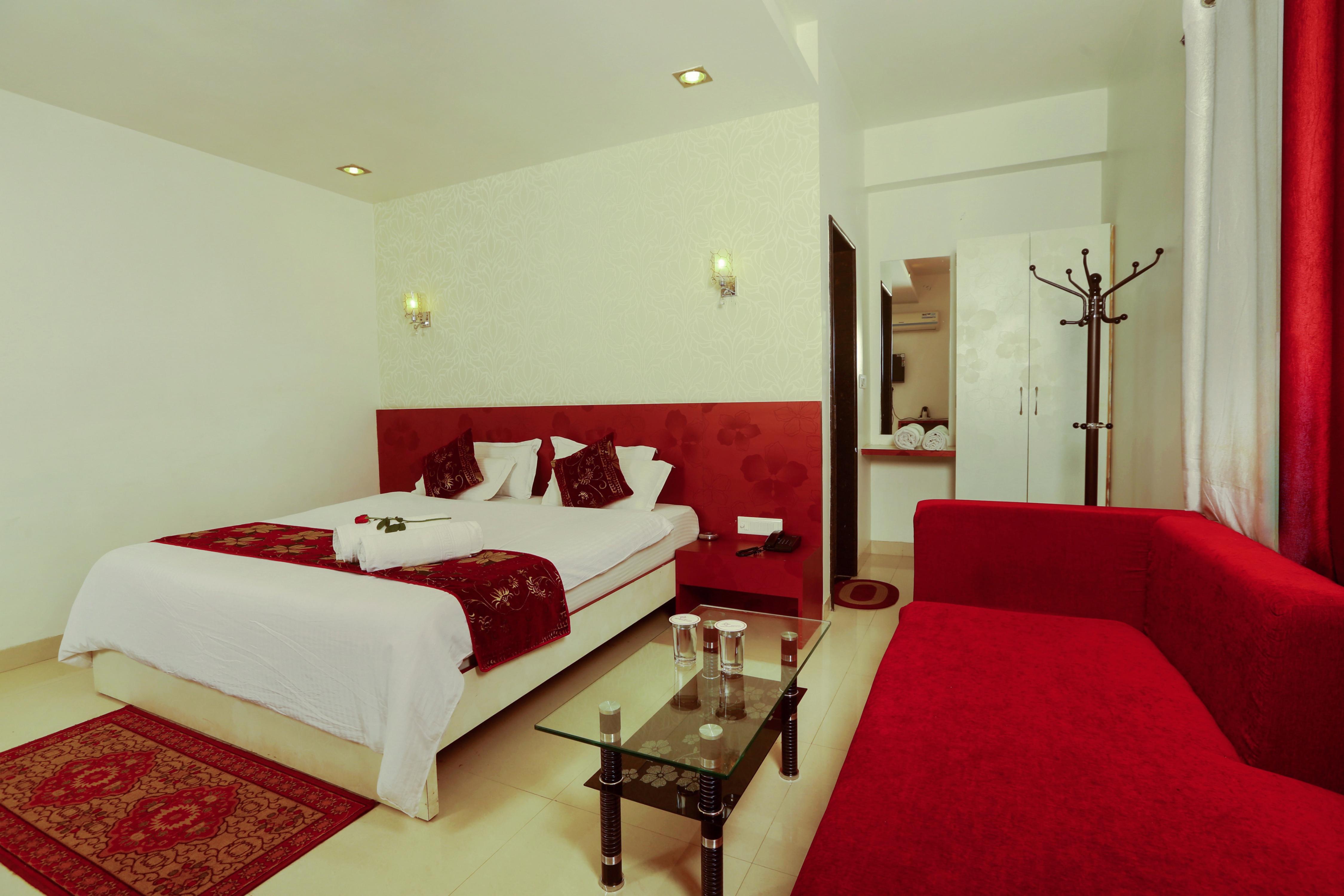 Hotel Metropolitan Near Sindhi Camp - Tap to explore photos