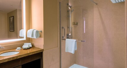 Hilton Garden Inn Trivandrum Room Type - Premium King Room