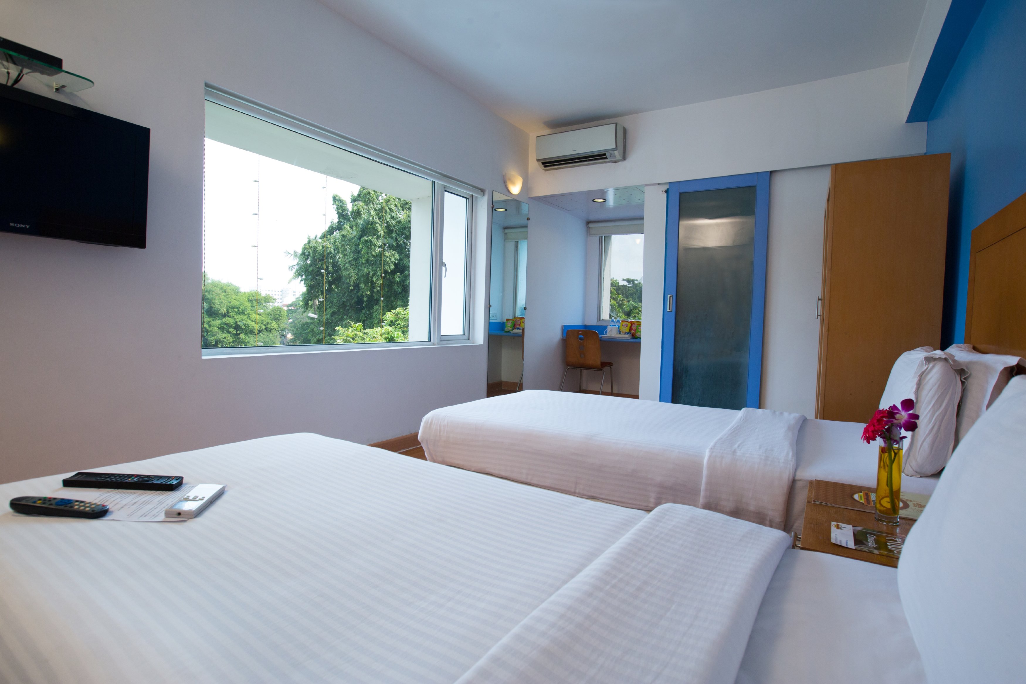 Marina Inn Room Type - Deluxe Twin Room