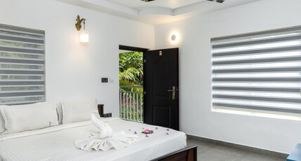 Eterno Camellia and Elettaria Room Type - Premium Valley View Room AC with balcony Eterno Camellia and Elettaria Room Type - Premium Valley View Room AC with balcony