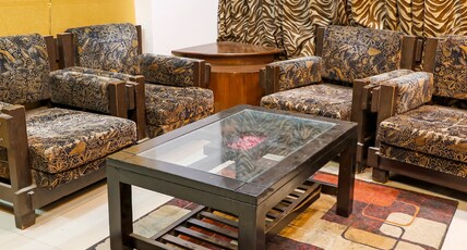 HOTEL ROMA DELUXE TWO MINUTES DISTANCE FROM NEW DELHI RAILWAY STATION Room Type - Deluxe Double Room