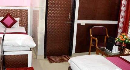 Hotel Su Shree Continental Room Type - Triple  Bed Room  with 1 Double and 01 Single bed AC
