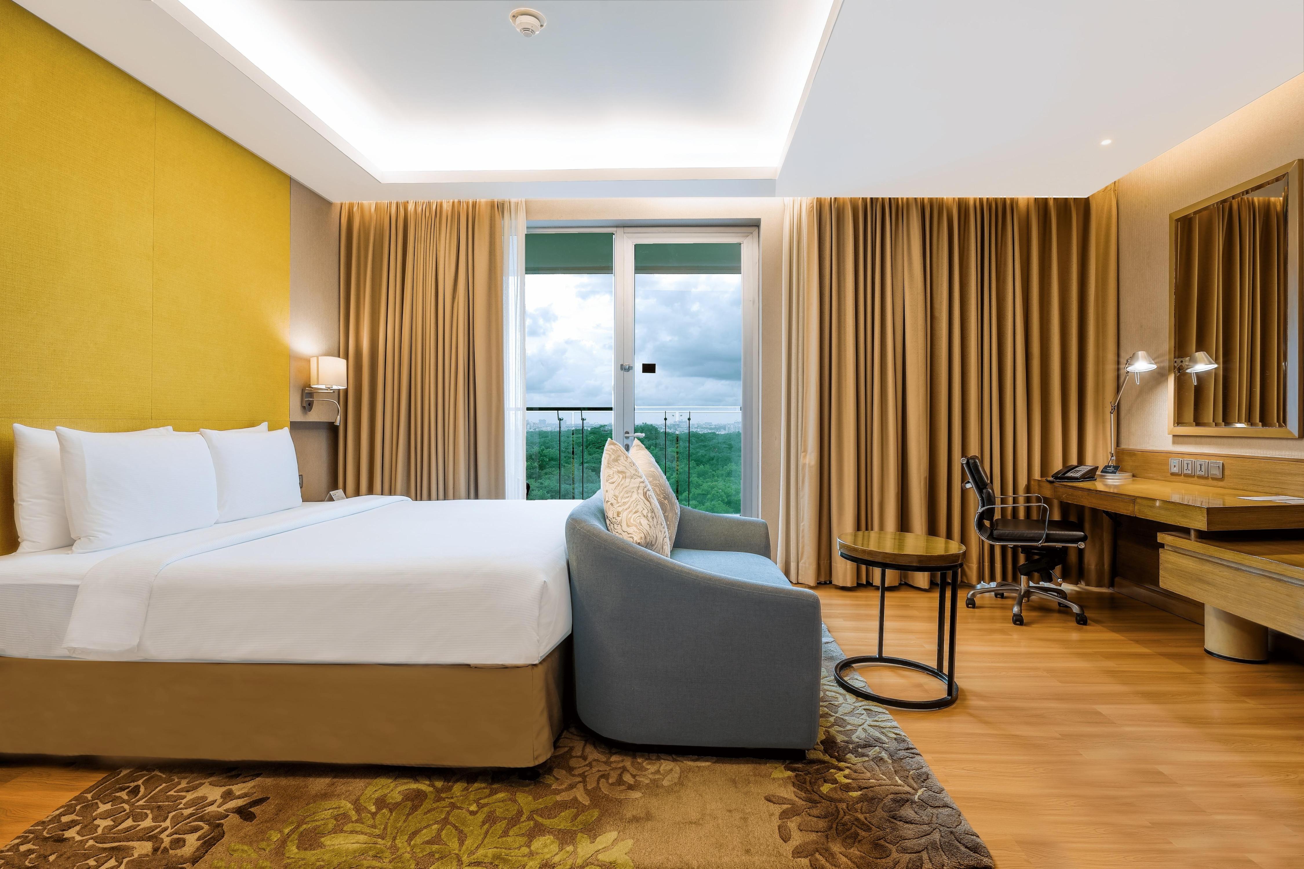 DoubleTree Suites by Hilton Bengaluru Outer Ring Road - Tap to explore photos