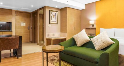 DoubleTree Suites by Hilton Bengaluru Outer Ring Road Room Type - KING BED STUDIO WITH BALCONY