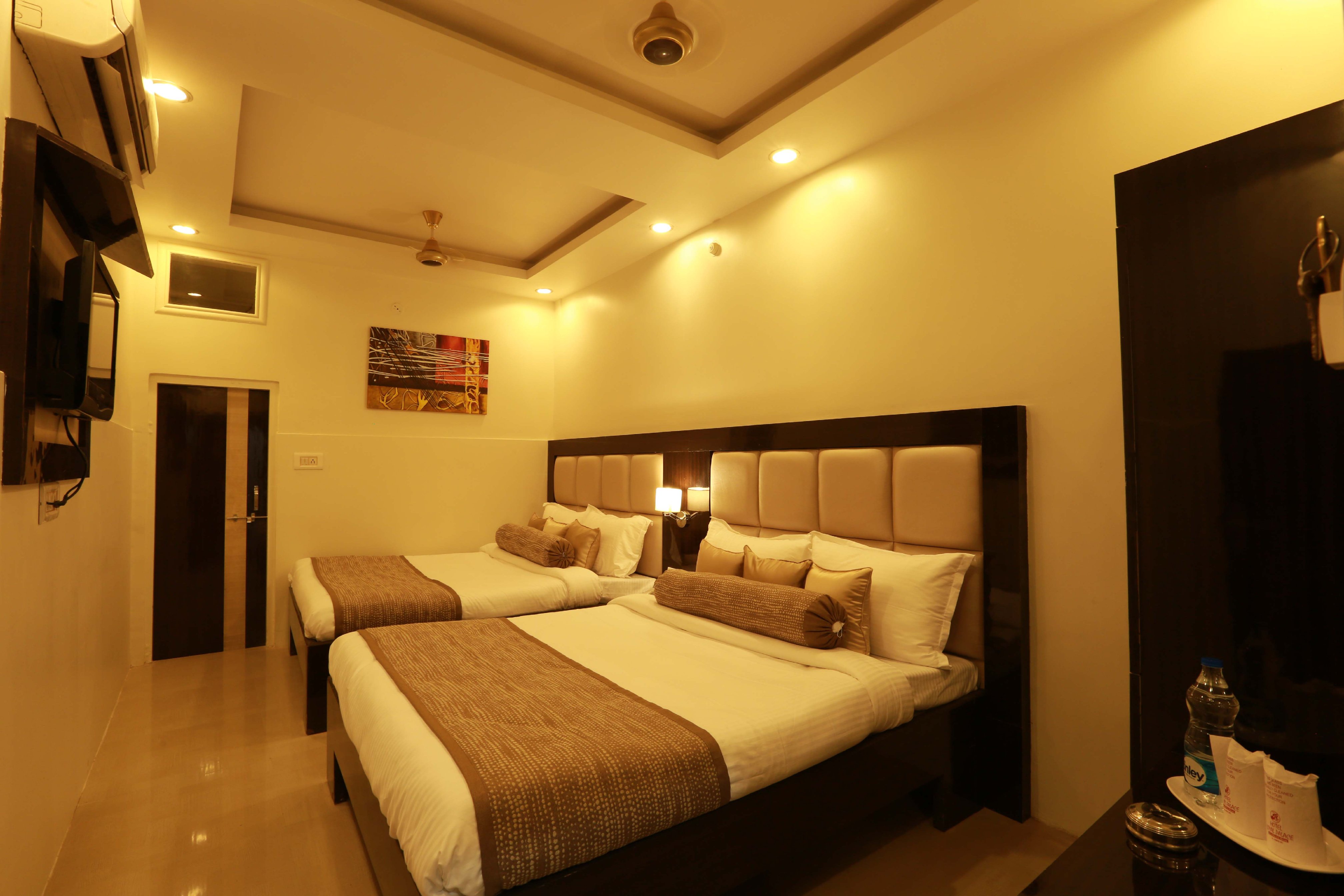 Hotel Royal Palace Room Type - Four Bed Deluxe AC