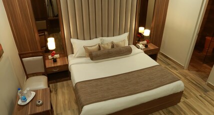Hotel Royal Palace Room Type - Three Bed Deluxe AC