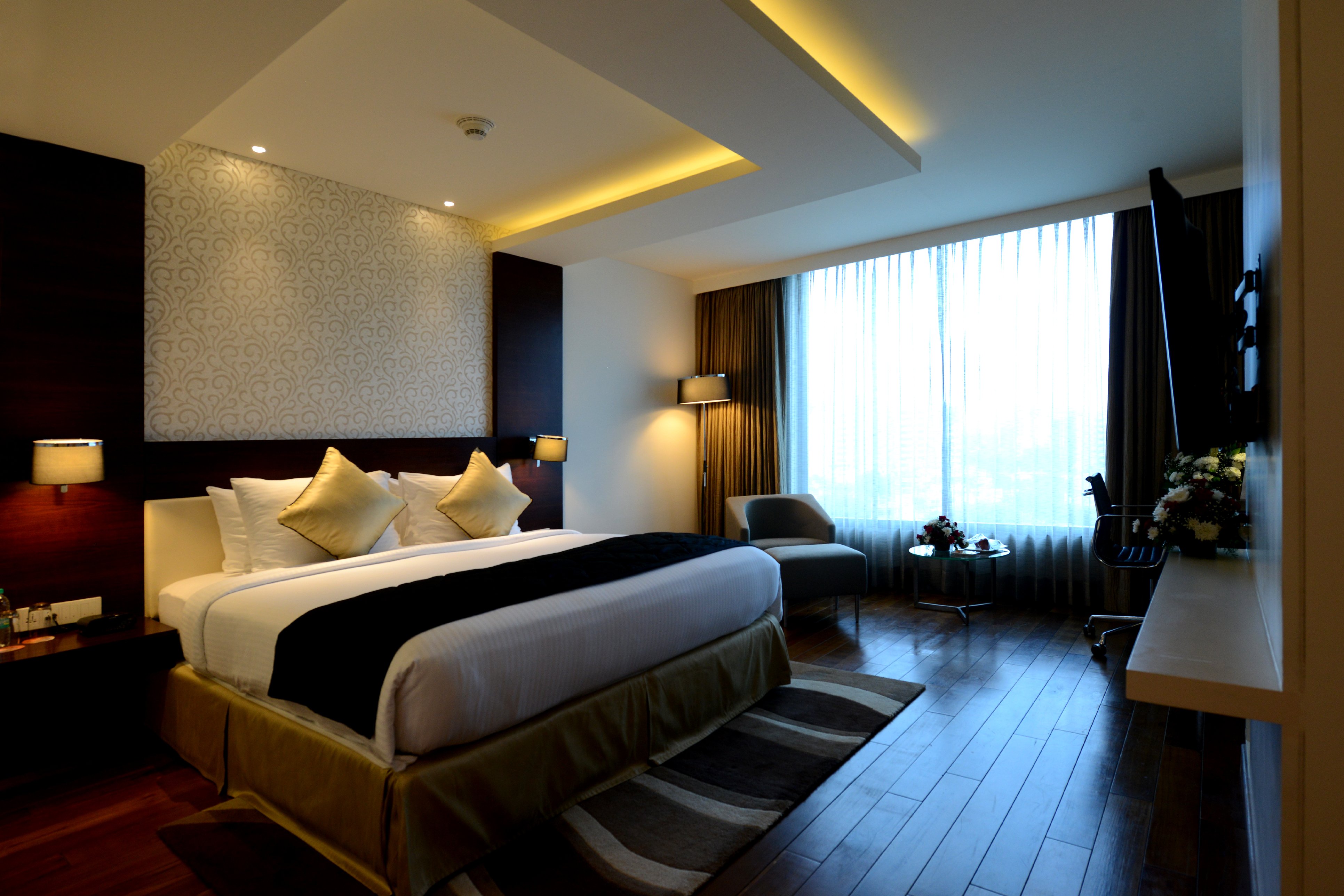 Howard Johnson by Wyndham, Hebbal - Tap to explore photos