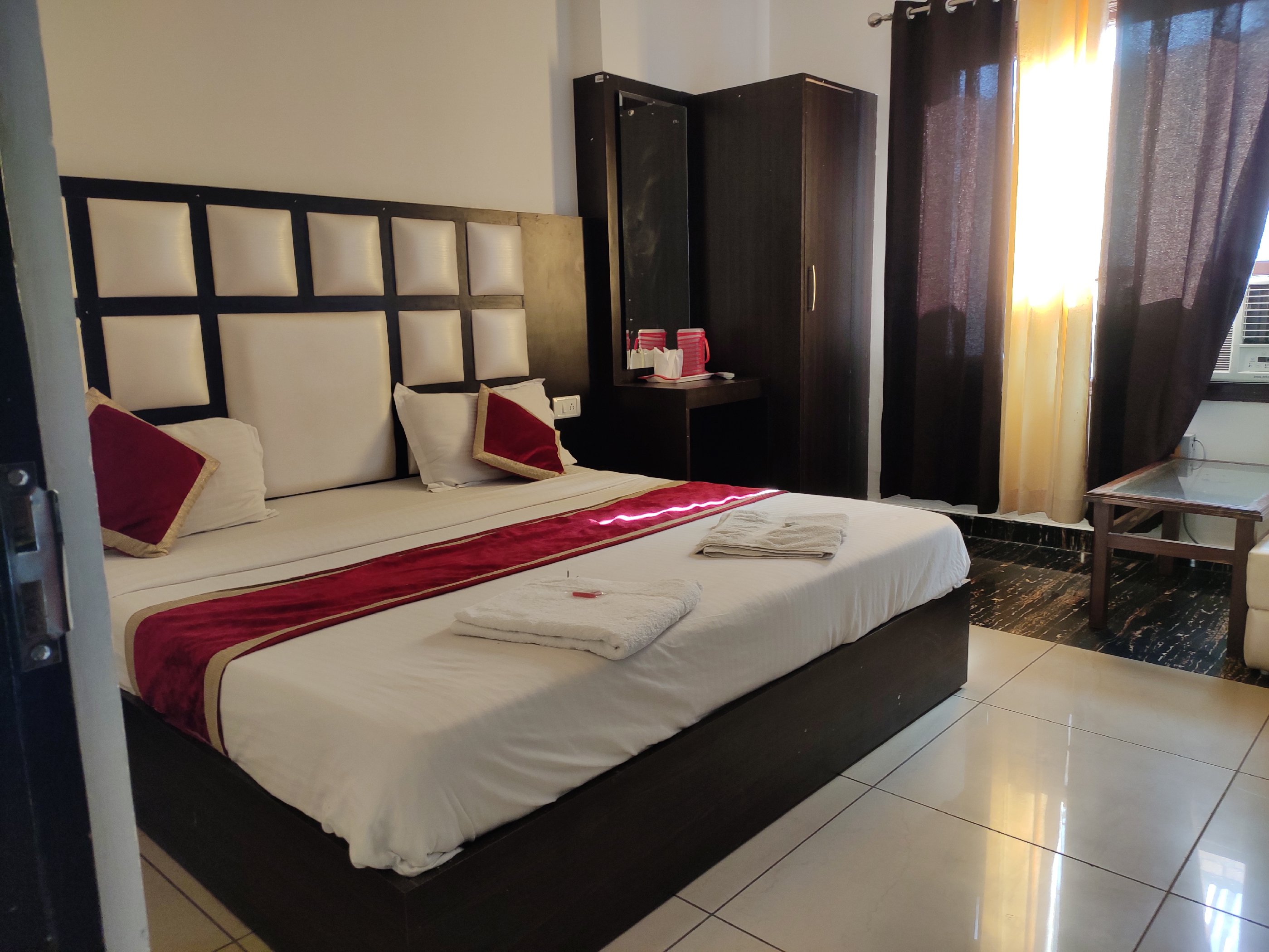 Hotel Katra Residency - Tap to explore photos