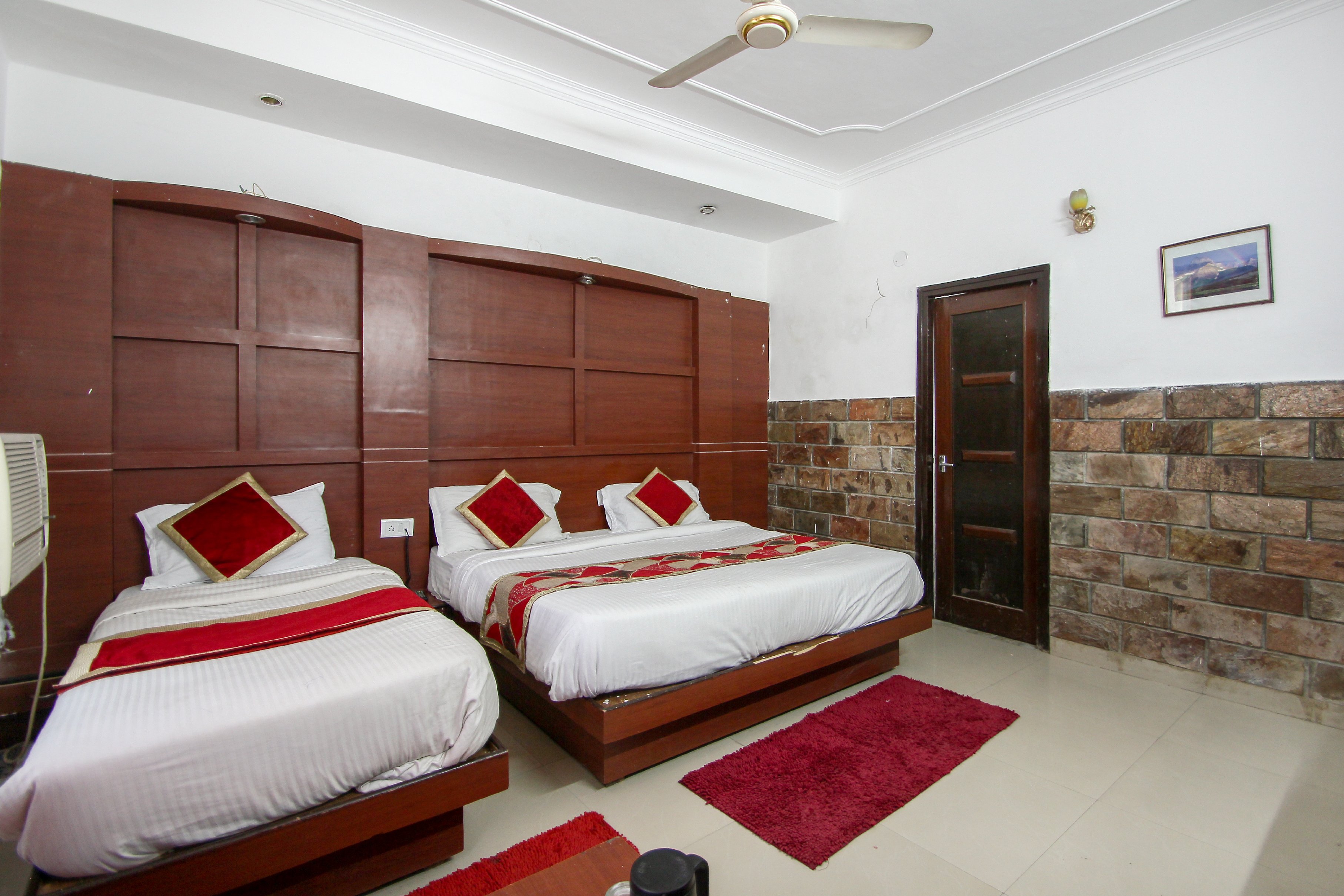 Hotel Katra Residency Room Type - Triple Deluxe  AC Room Free Wifi Speed upto 20mbps , 1 mineral water bottle free.