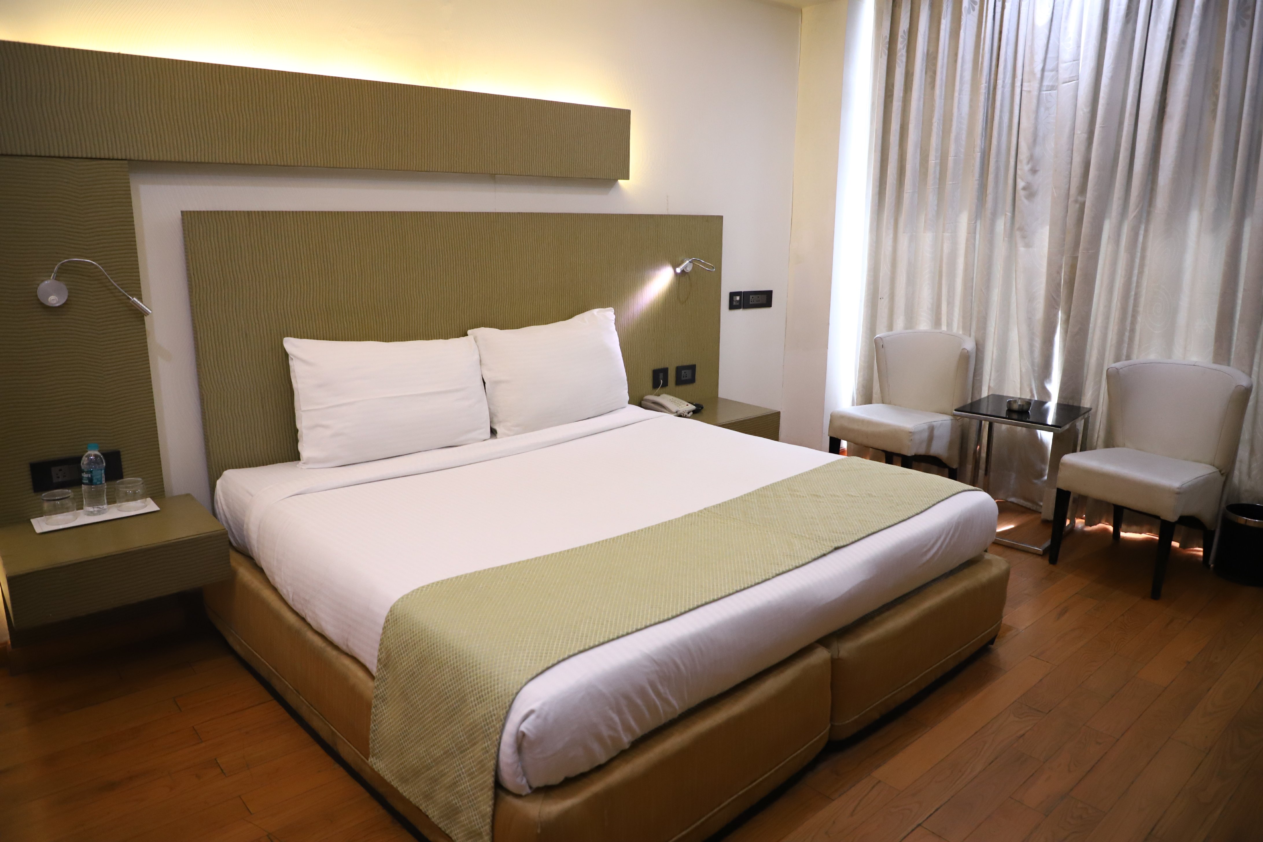 HOTEL TURQUOISE (The Revolving Restaurant) Room Type - Superior Room with Work Desk