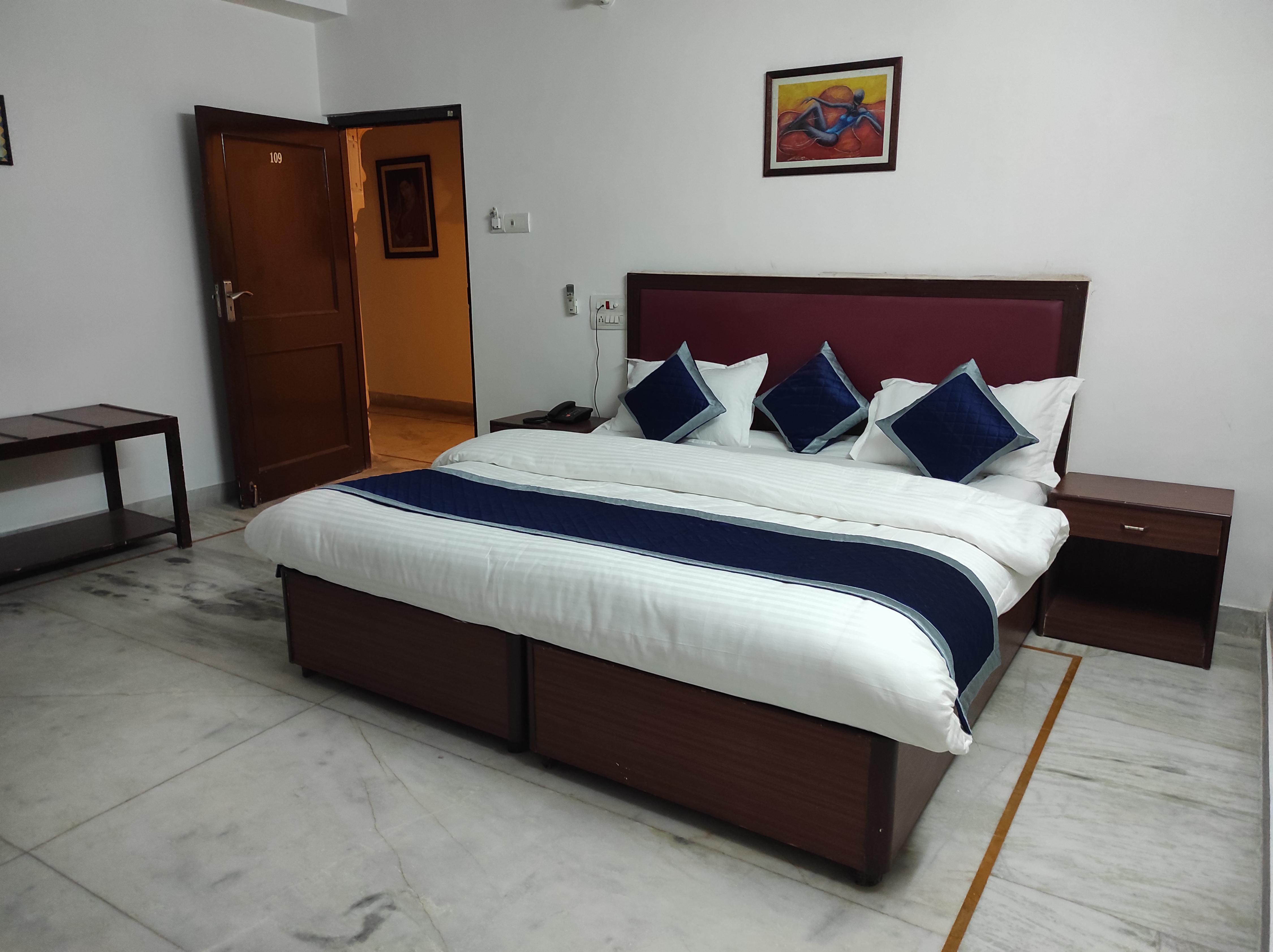 Hotel Sohandeep Room Type - Deluxe Room