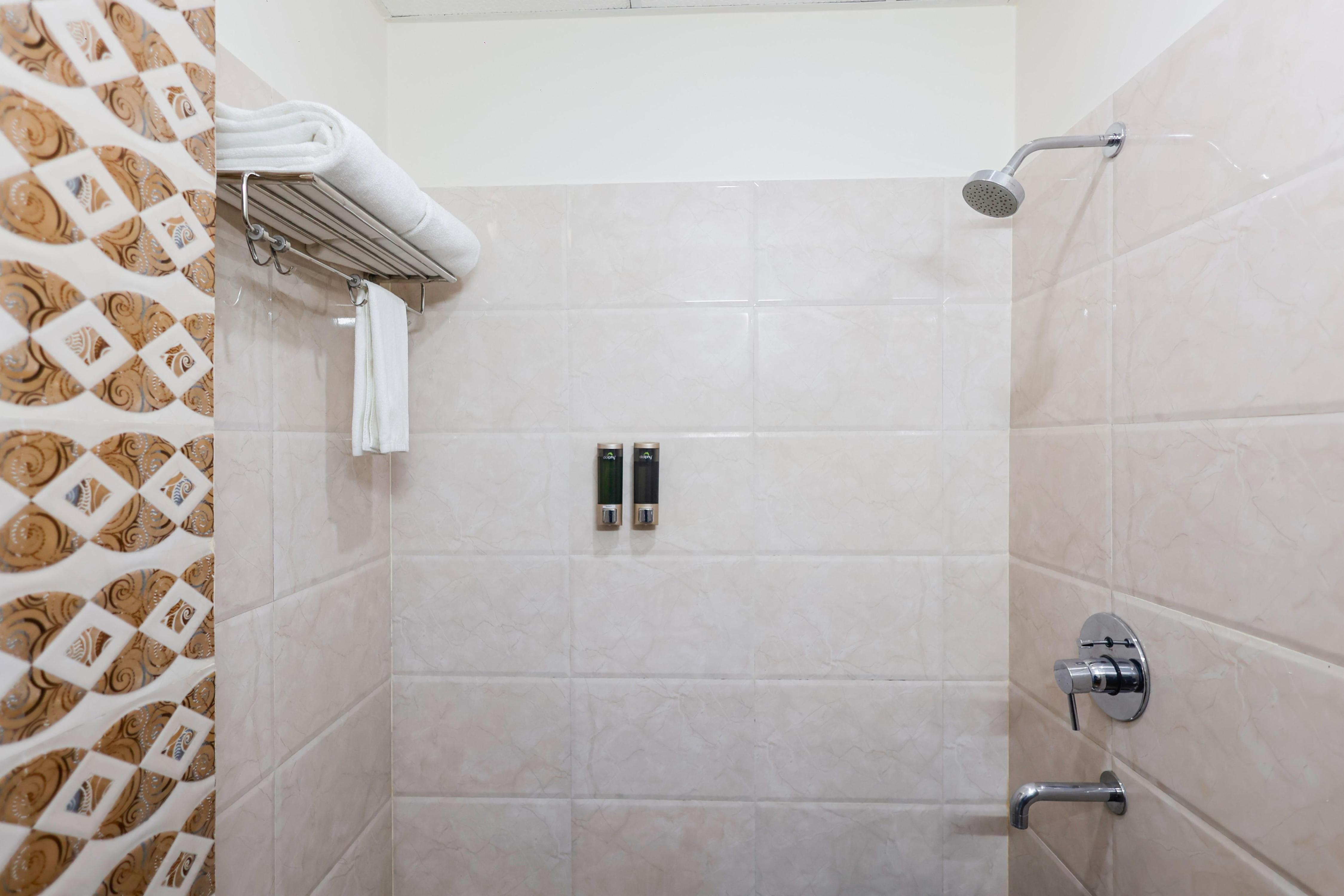 Hotel Dolphin International - Tap to explore photos