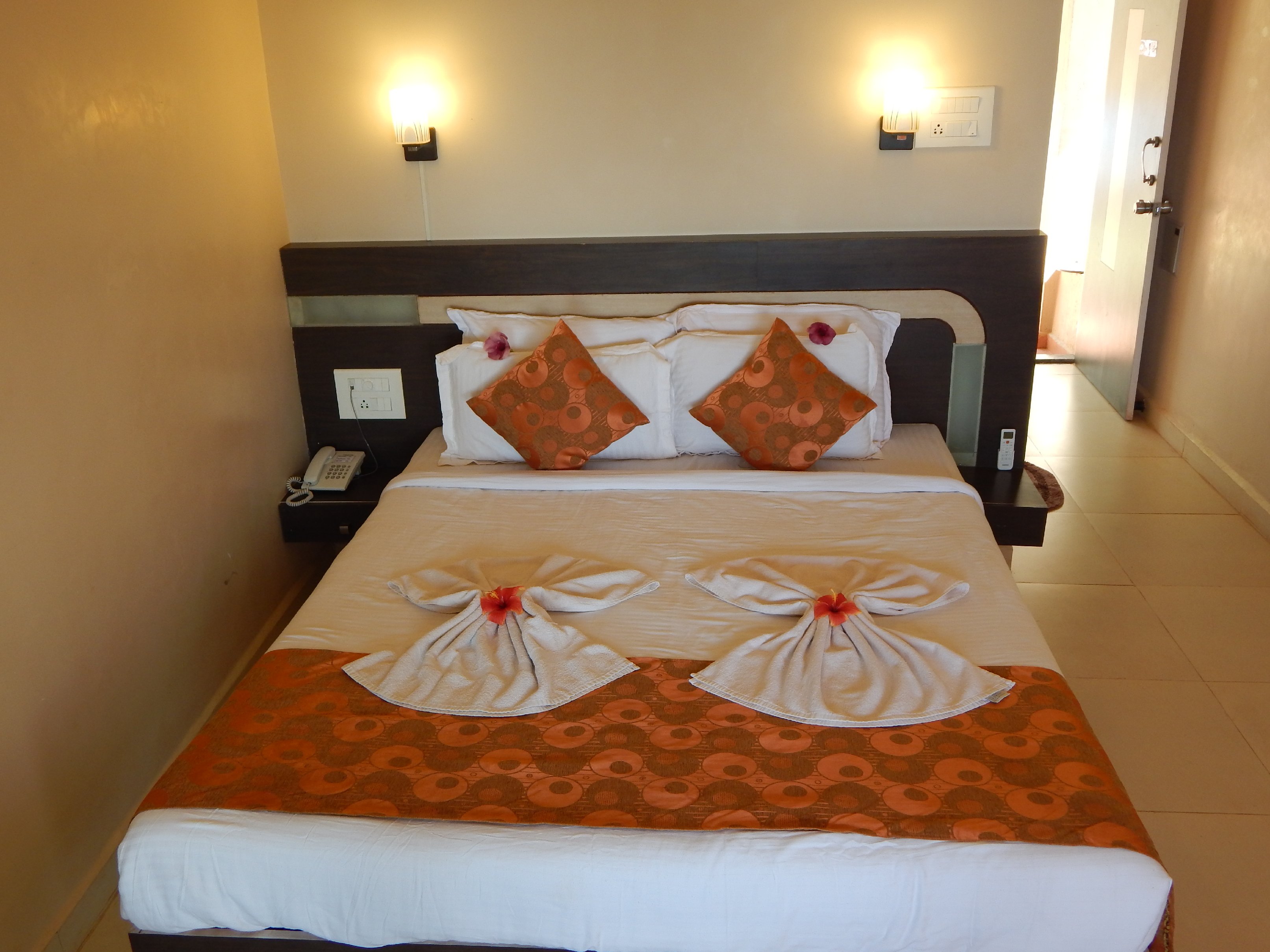 Nakshatra Beach Resort, Ganpatipule - Tap to explore photos