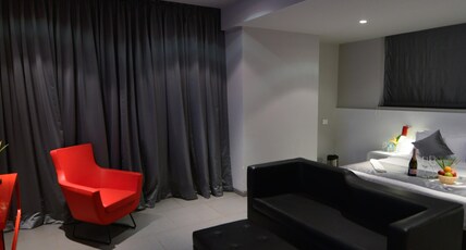 SinQ The Party Hotel (No Stags Allowed) Room Type - Party Suite with Balcony