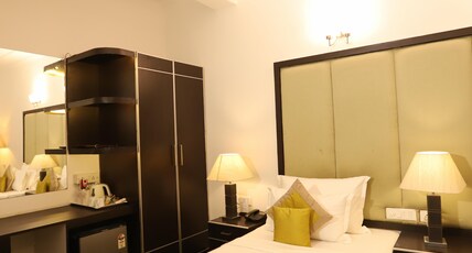 Hotel Capitol Hills @ Greater Kailash Delhi Room Type - Executive Deluxe Hotel Capitol Hills @ Greater Kailash Delhi Room Type - Executive Deluxe