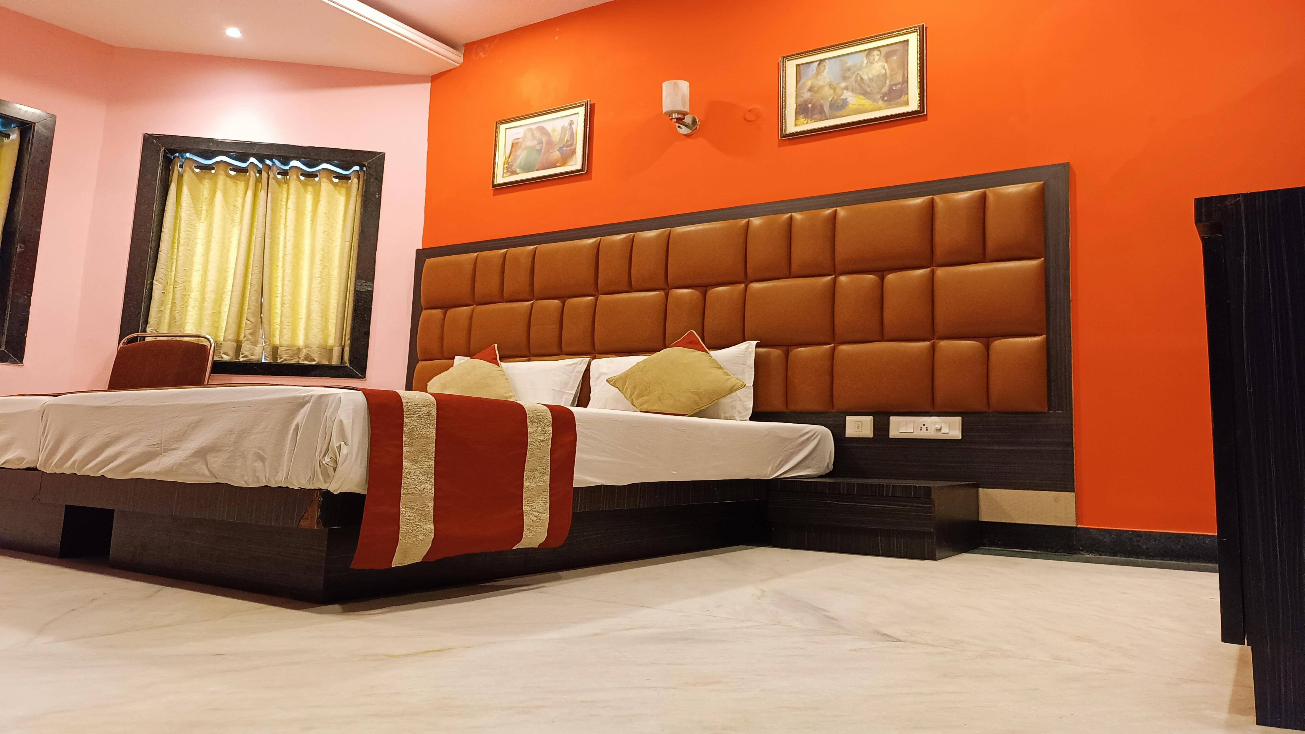 Hotel Mulberry - Tap to explore photos