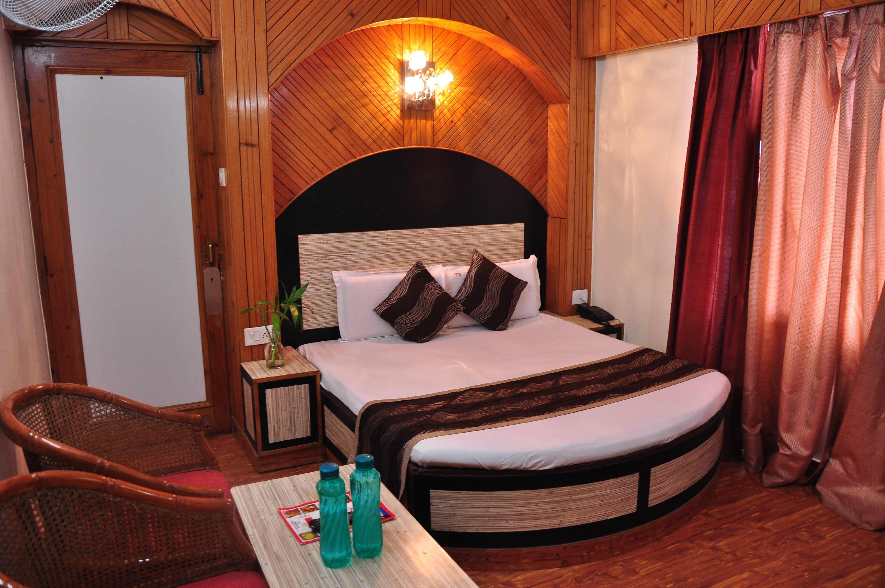 Hotel Sidharath Room Type - Superior Room