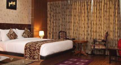 Maple Wood Room Type - Royal Club Room