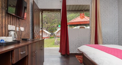 Yamunotri Cottages Room Type - Standard Room with Ensuite Bathroom Yamunotri Cottages Room Type - Standard Room with Ensuite Bathroom